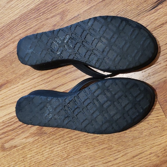 UGG Flip Flop Sandals - Black- size: 7 - Picture 8 of 10